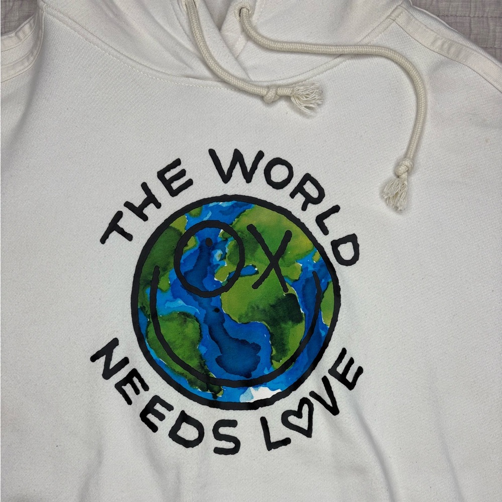 Adidas x Andre Saraiva ‘The World Needs Love’ Cropped Hoodie 

Size Small